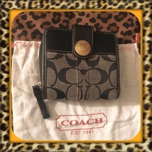 🔥🔥24 hr SALE🔥🔥PRICE FIRM. No offers please. 👑Coach Wallet